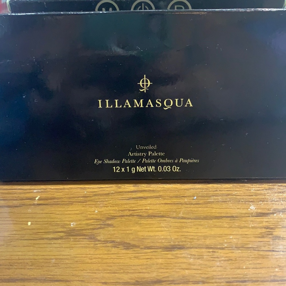 Illamasqua  Unveiled artistry palette
